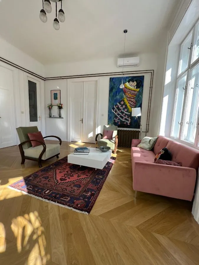 Unique Artistic Apartment By H'Ereggi Budapest
