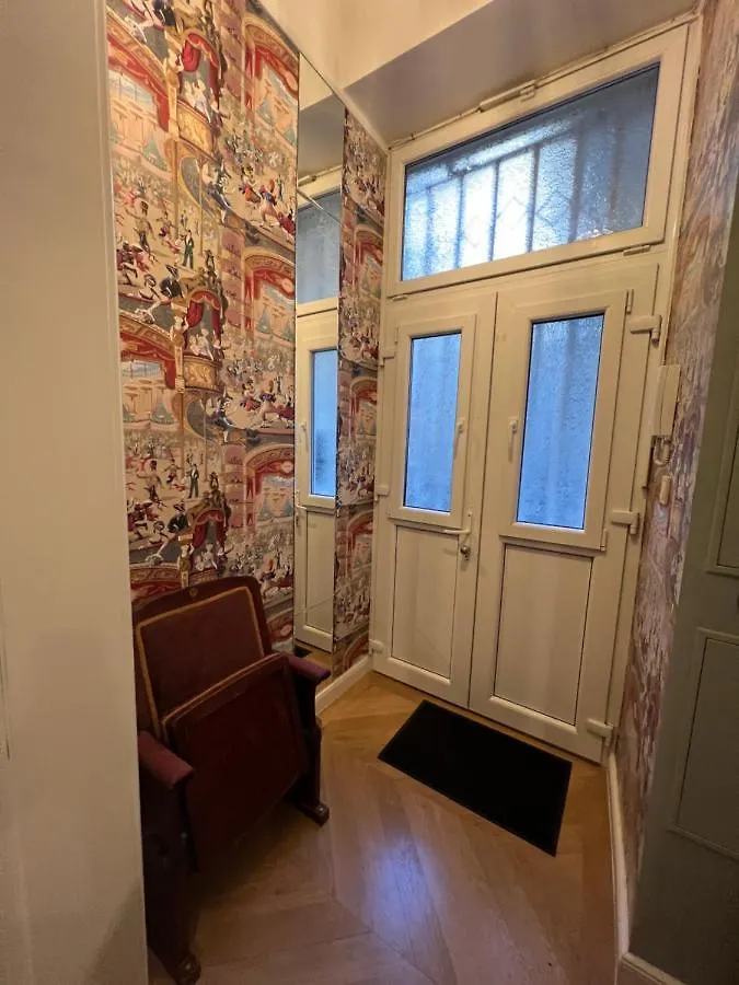 Unique Artistic Apartment By H'Ereggi Budapest Hungary