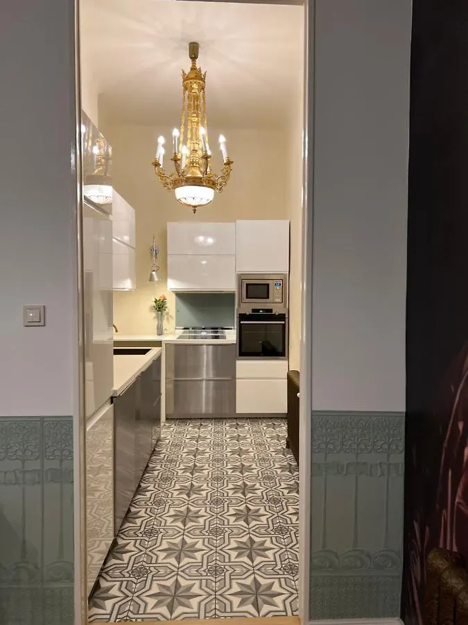 Unique Artistic Apartment By H'Ereggi Budapest